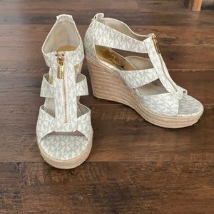 Like New - Michael Kors wedges
